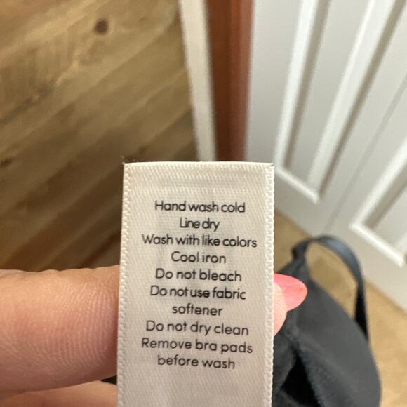 Athleta Mesh Front Sports Bra Racer Back Style Size Small Black - Picture 5 of 6